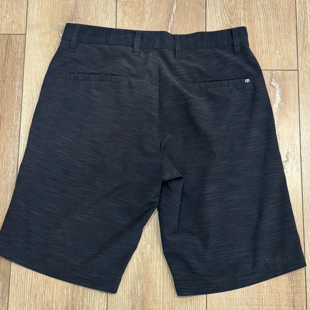 TravisMathew Men’s 30 Black Striped Hybrid Golf Shorts Performance
